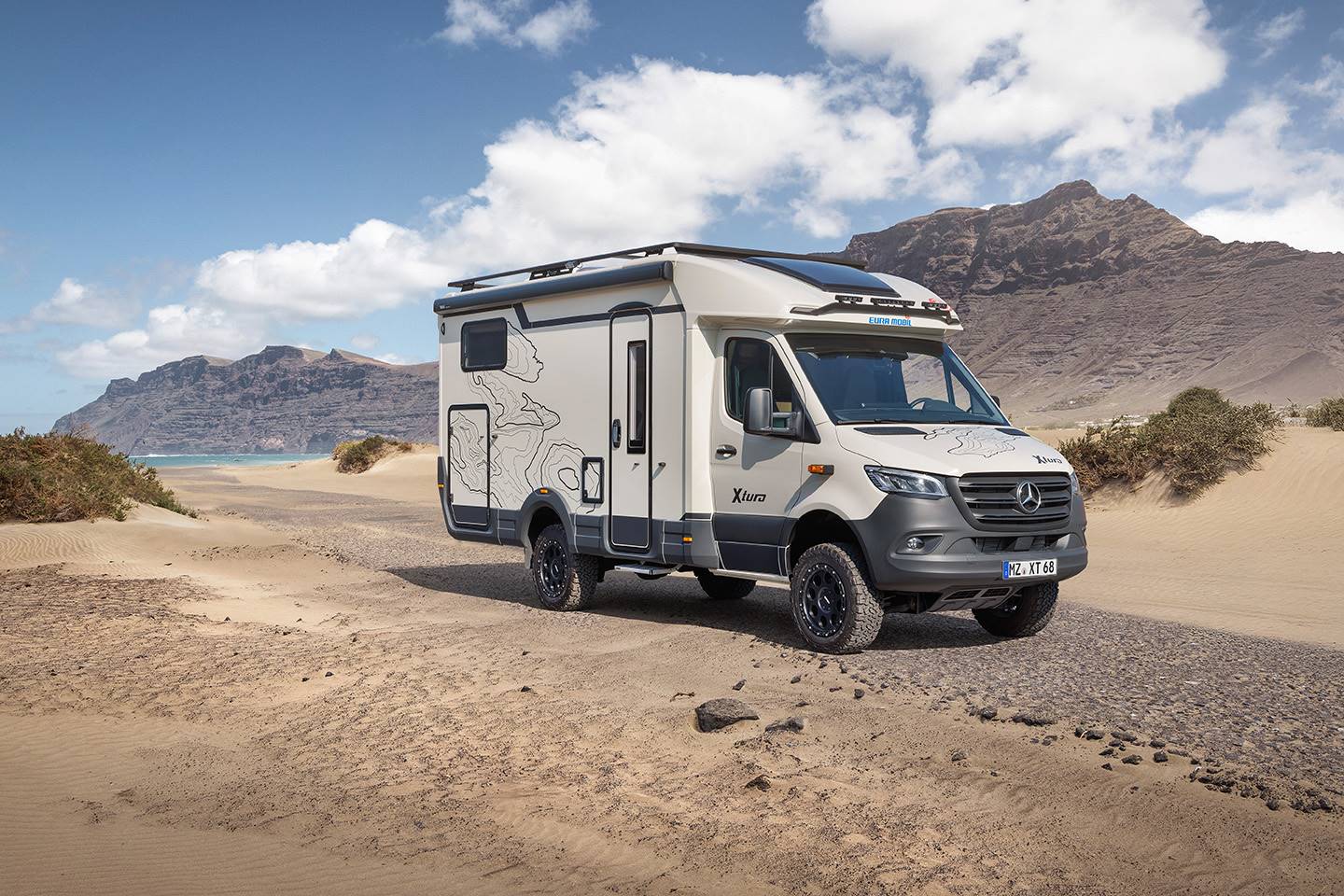 EM_XTura_686_09 webb.jpg